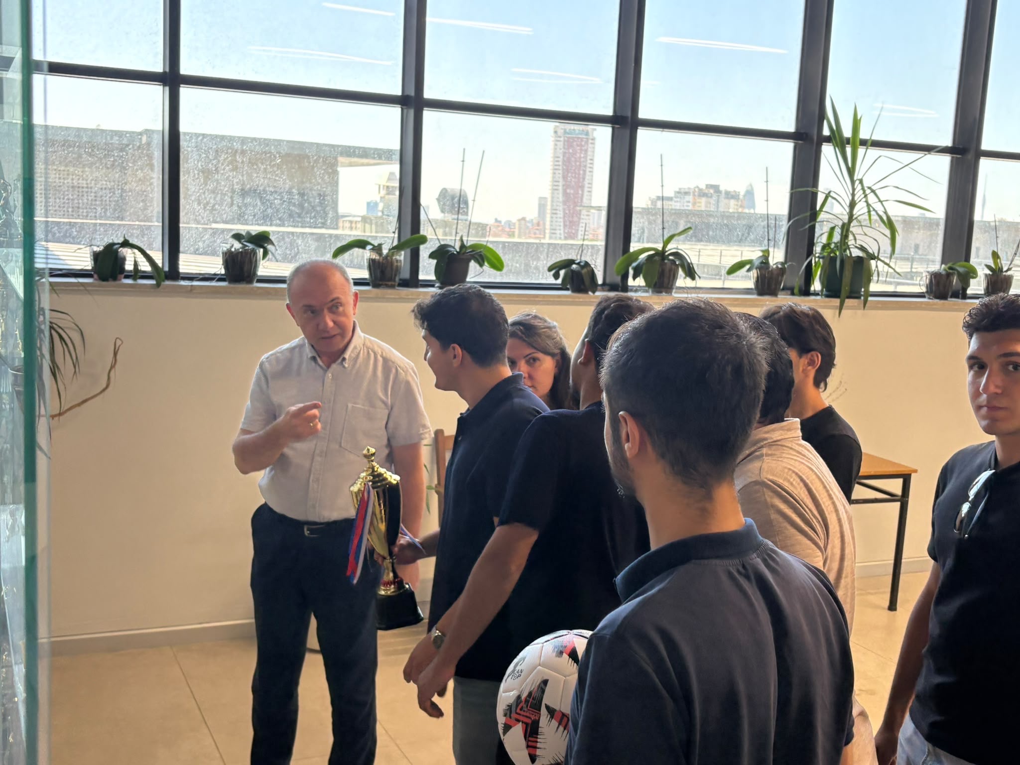 6 IMG_9950.JPG (382 KB)