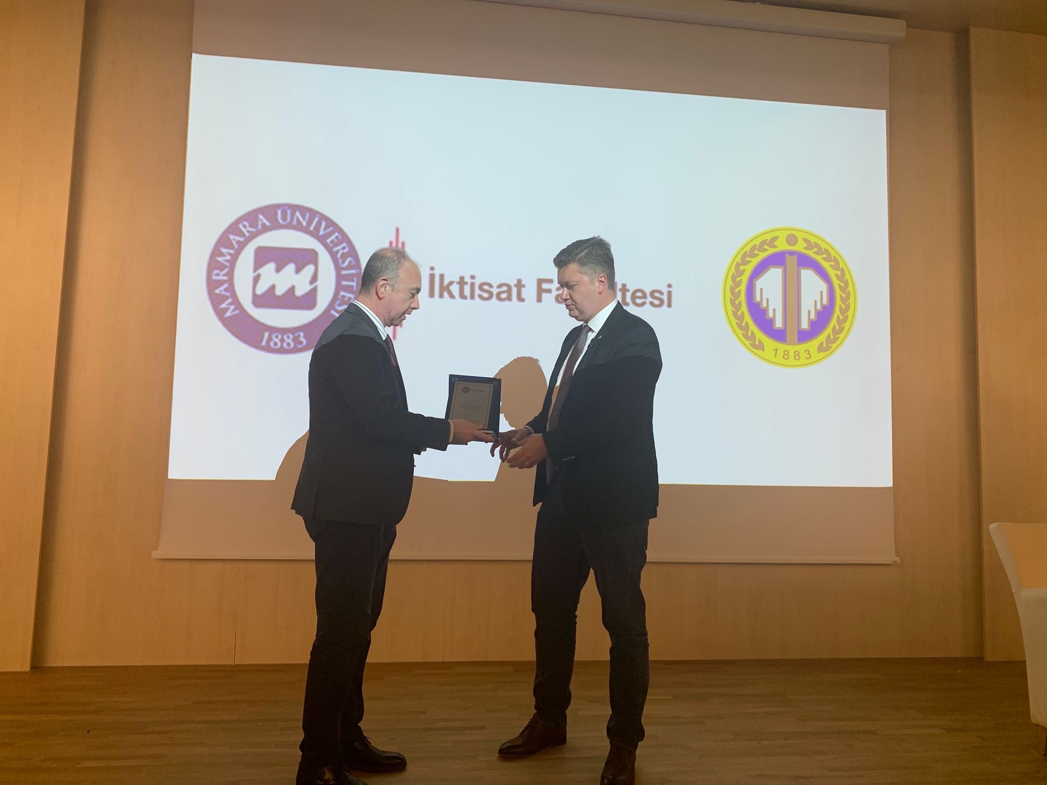 2 IMG_0748.JPG (265 KB)